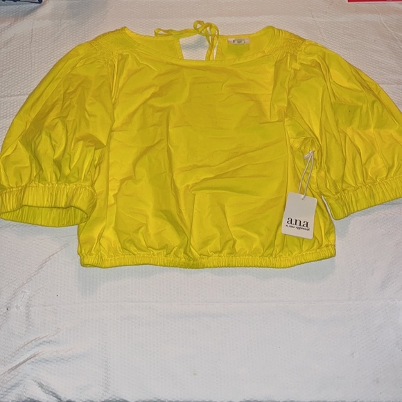 a.n.a Tops - NWT A.N.A Bubble sleeve crop/midi bright yellow size L